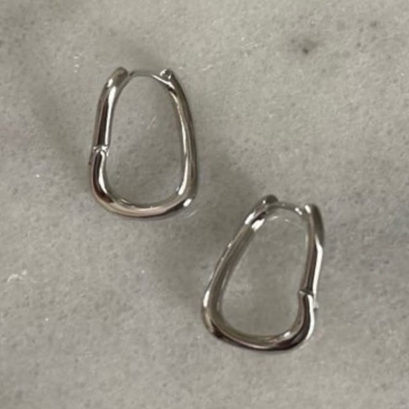 Sterling Silver Twist Hoop Earrings Brand New - Picture 2 of 3